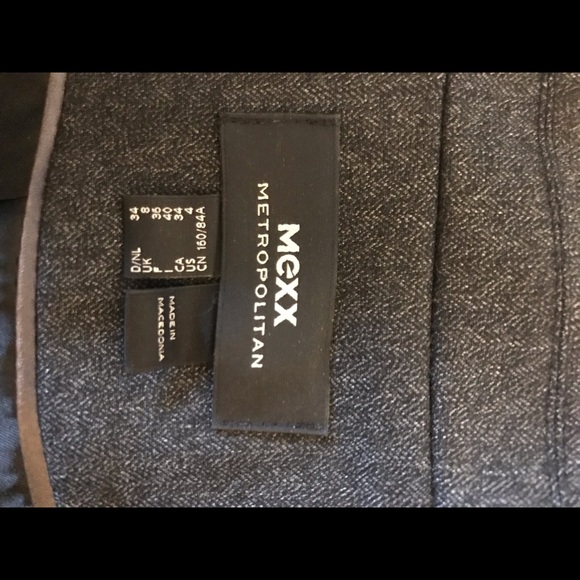 Woman’s work suit (including jacket and pants) - Picture 3 of 6